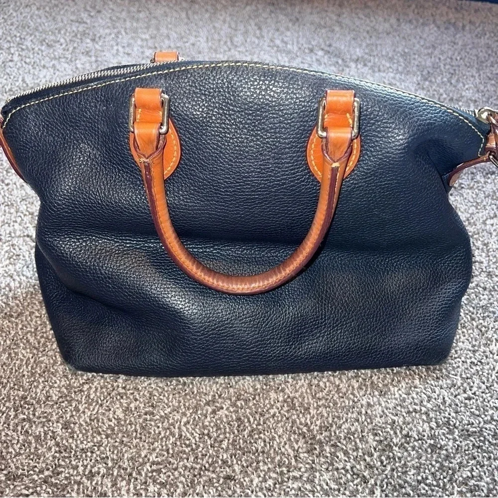 Vintage Dooney & Bourke Black Pebbled Grain Leather Hand Bag ❤️